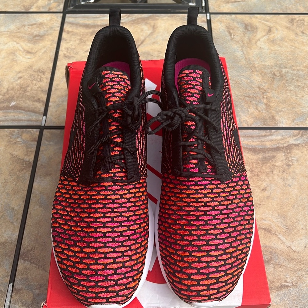 DS Men’s Nike Flyknit Rosherun size 13.0